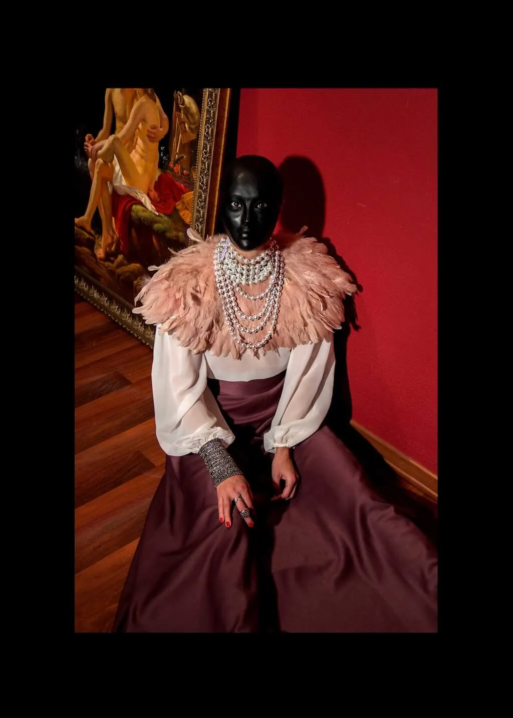 Armor without a knight / Regalia without a monarch preview 1