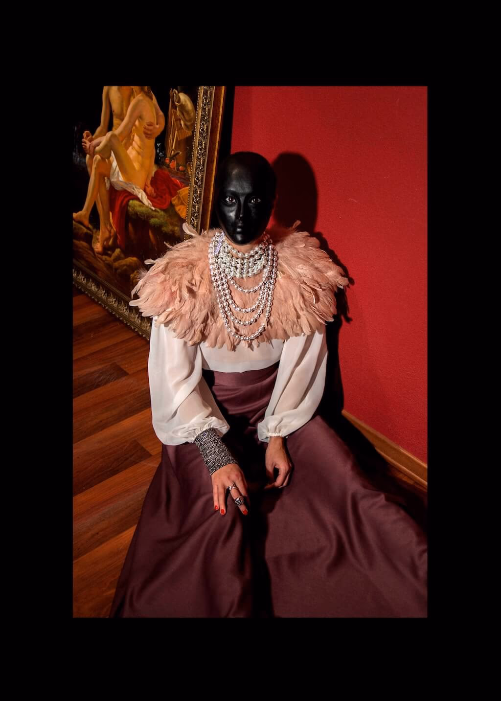 Armor without a knight / Regalia without a monarch 1