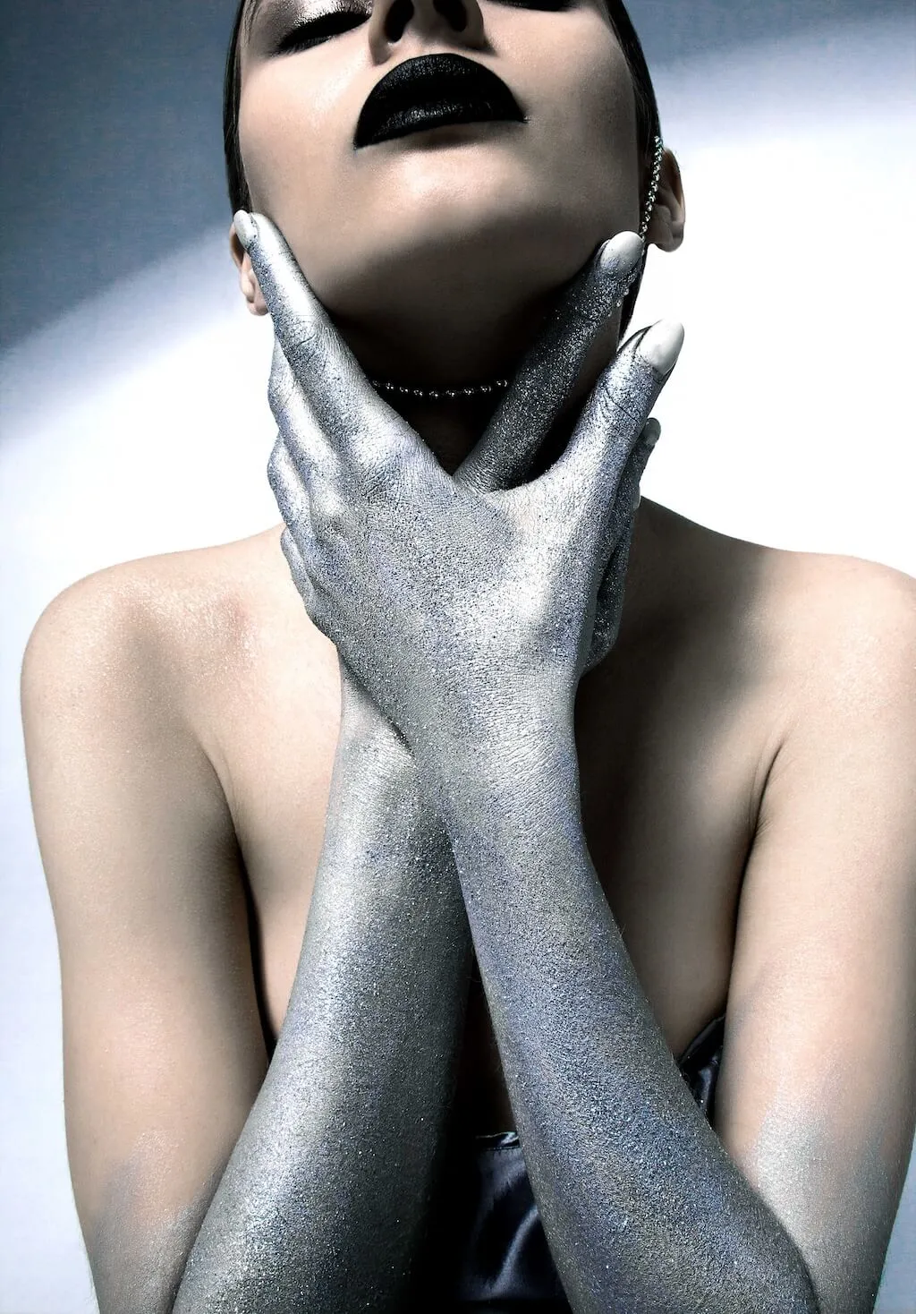 Silver Hands preview 3